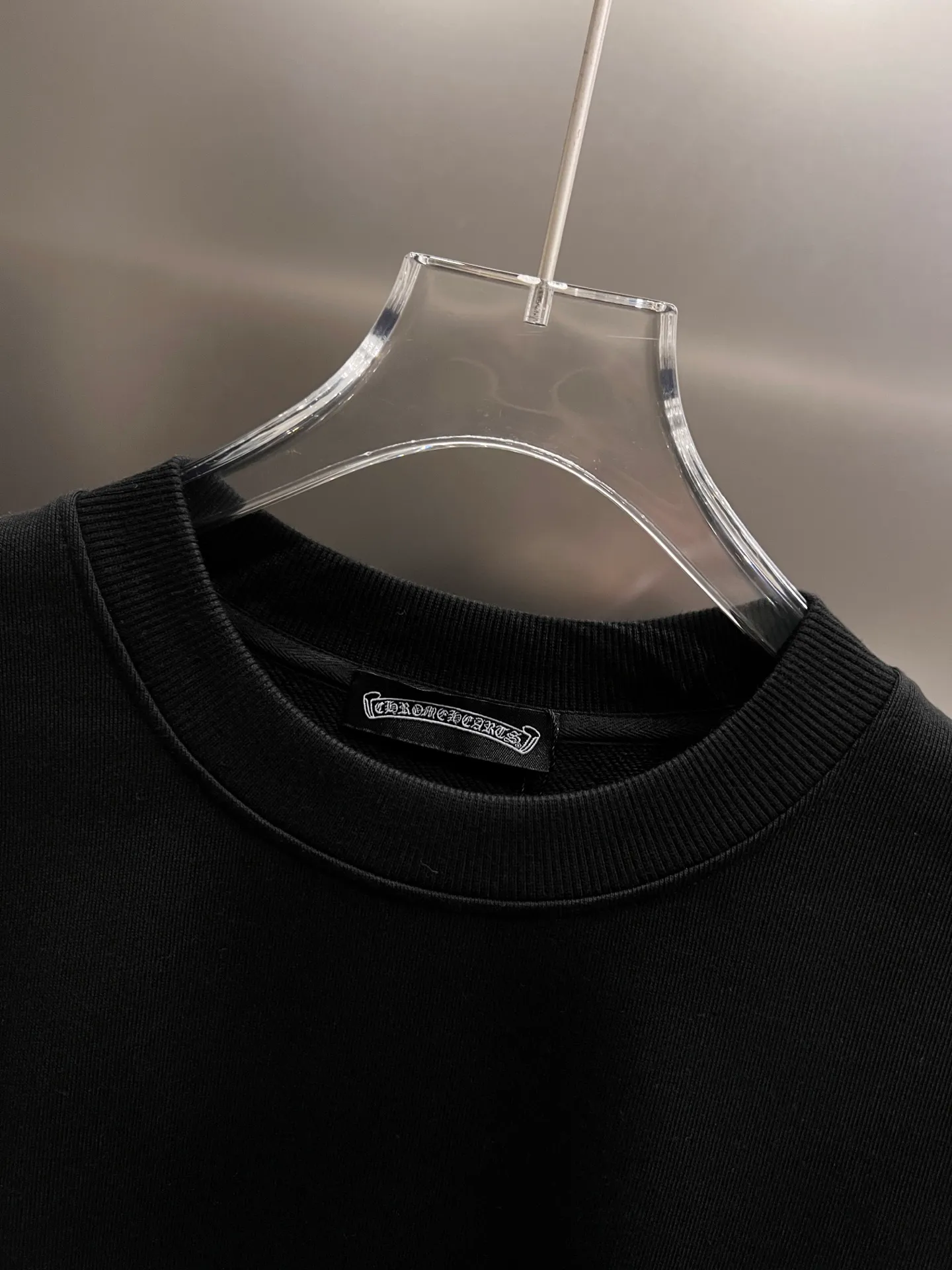 🅿️280 CH Crowe 2025 Autumn and Winter New Style Round Neck Long Sleeve Sweater Cross Patch Leather + Customized Hardware Metal Horseshoe Sanskrit Text The real thing is great🔥Same style for men and women, loose version Size S M L XL XXL Five sizes Black White